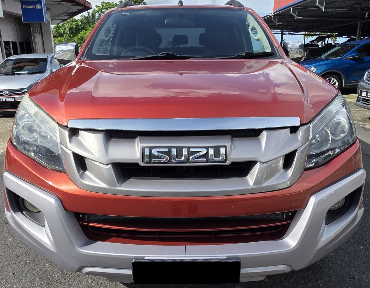 2015 Isuzu D-MAX D/CAB 3.0 A V-CROSS 4WD (AT) - (SS8281X)