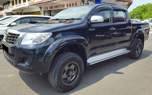 2014 Toyota HILUX DOUBLE CAB 2.5 M VNT FACELIFT 4WD (MT)