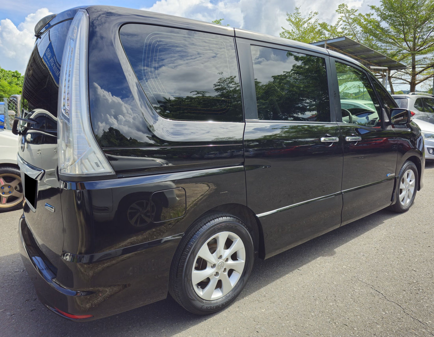 2013 Reg 2014 Nissan SERENA 2.0 A S-HYBRID HIGHWAY STAR PREMIUM (AT)