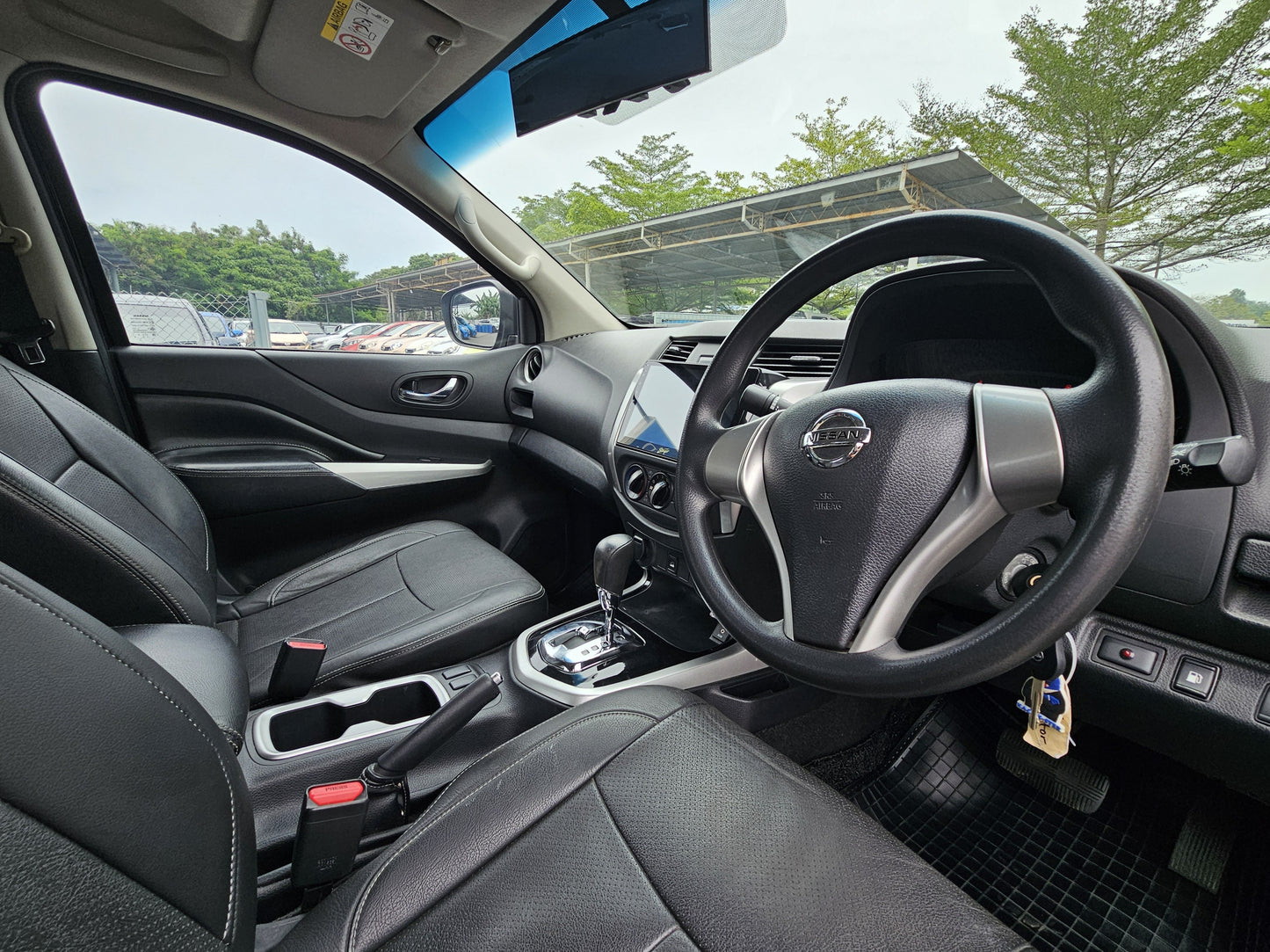 2018 Nissan NAVARA NP300 D/CAB 2.5 A (TYPE SE) 4WD (AT)