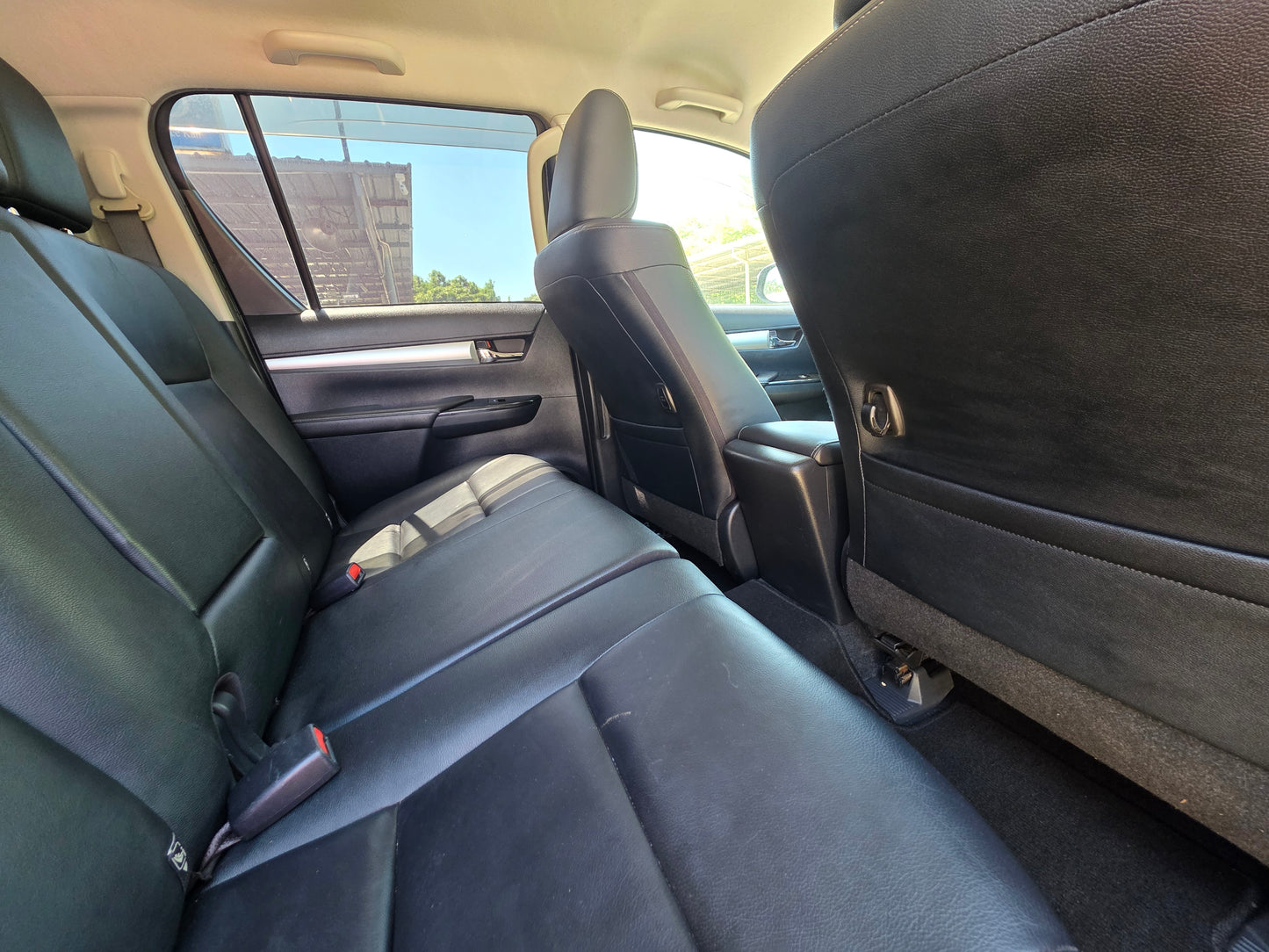 2016 Toyota HILUX D/CAB 2.4 A G VNT 4WD (AT)