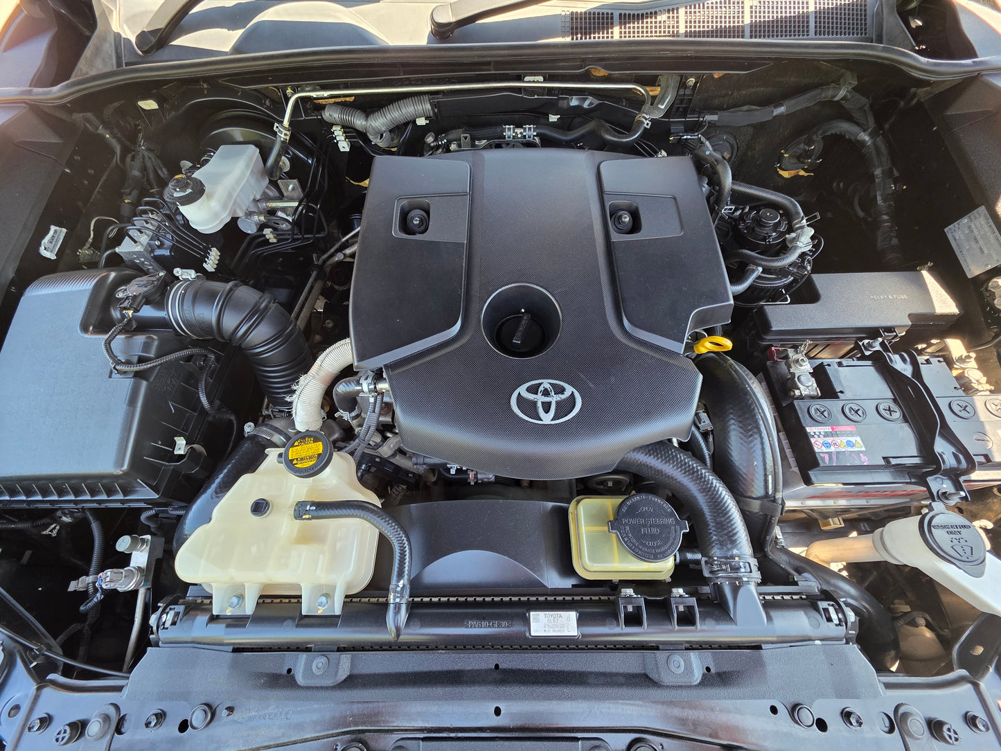 2016 Toyota HILUX D/CAB 2.4 A G VNT 4WD (AT)