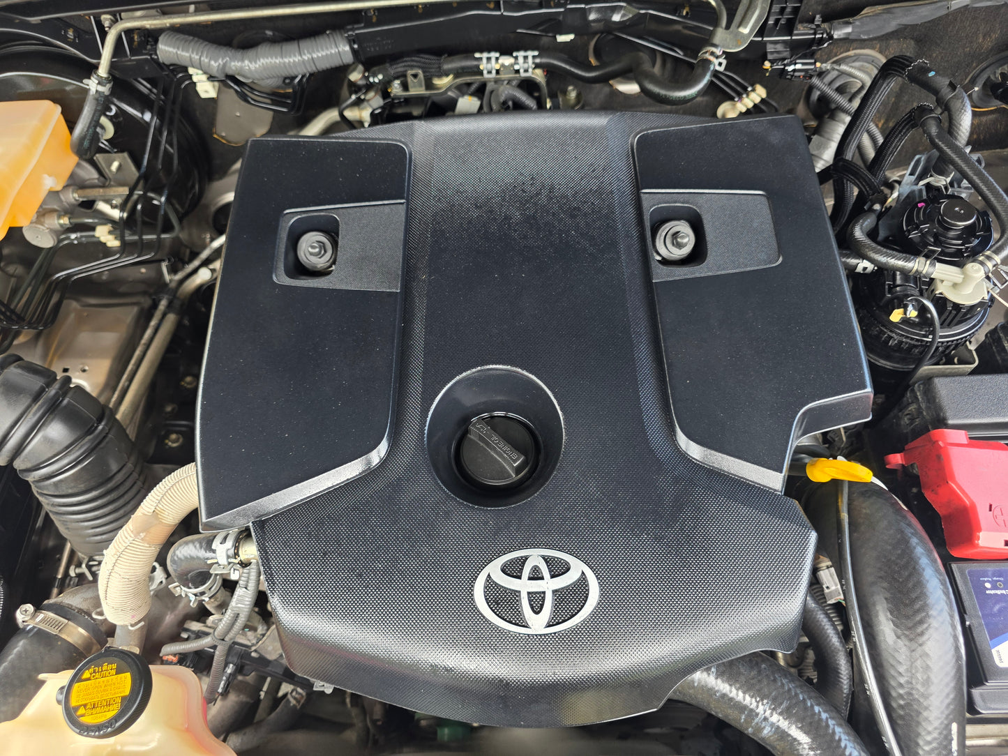 2016 Toyota HILUX D/CAB 2.8 A G VNT INTERCOOLER 4WD (AT)