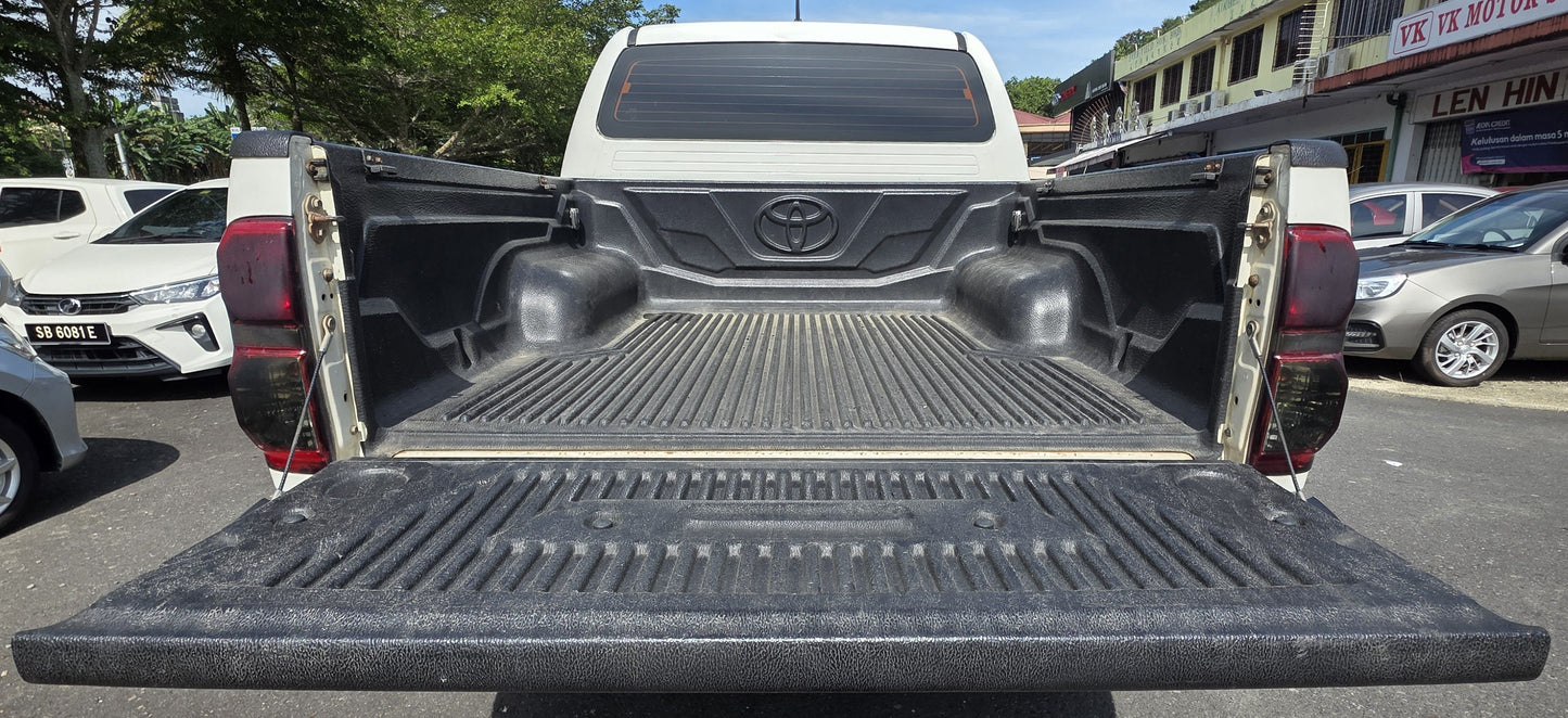 2014 Toyota HILUX D/CAB 2.5 M (G) VNT 4WD (MT)