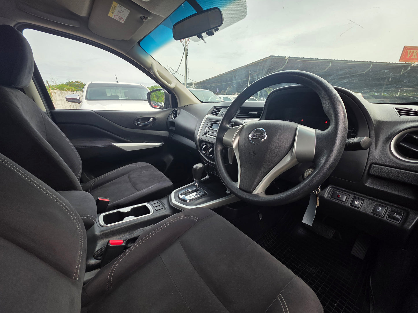 2019 Nissan NAVARA NP300 D/CAB 2.5 A (TYPE SE) 4WD (AT)