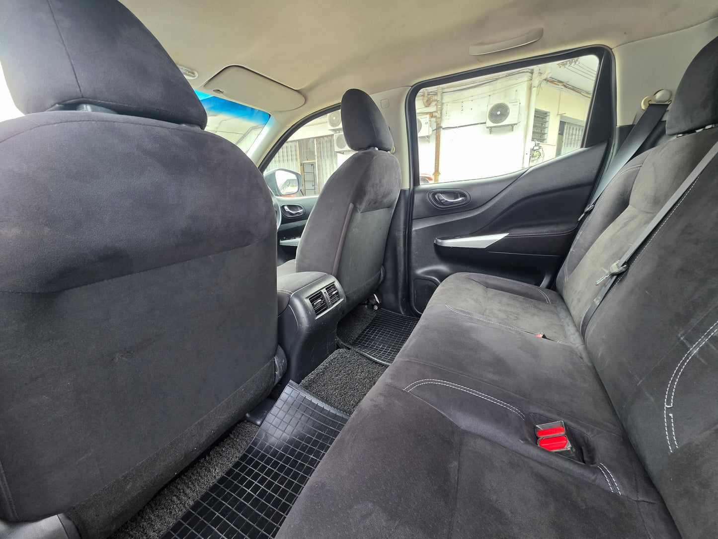 2019 Nissan NAVARA NP300 D/CAB 2.5 A (TYPE SE) 4WD (AT)