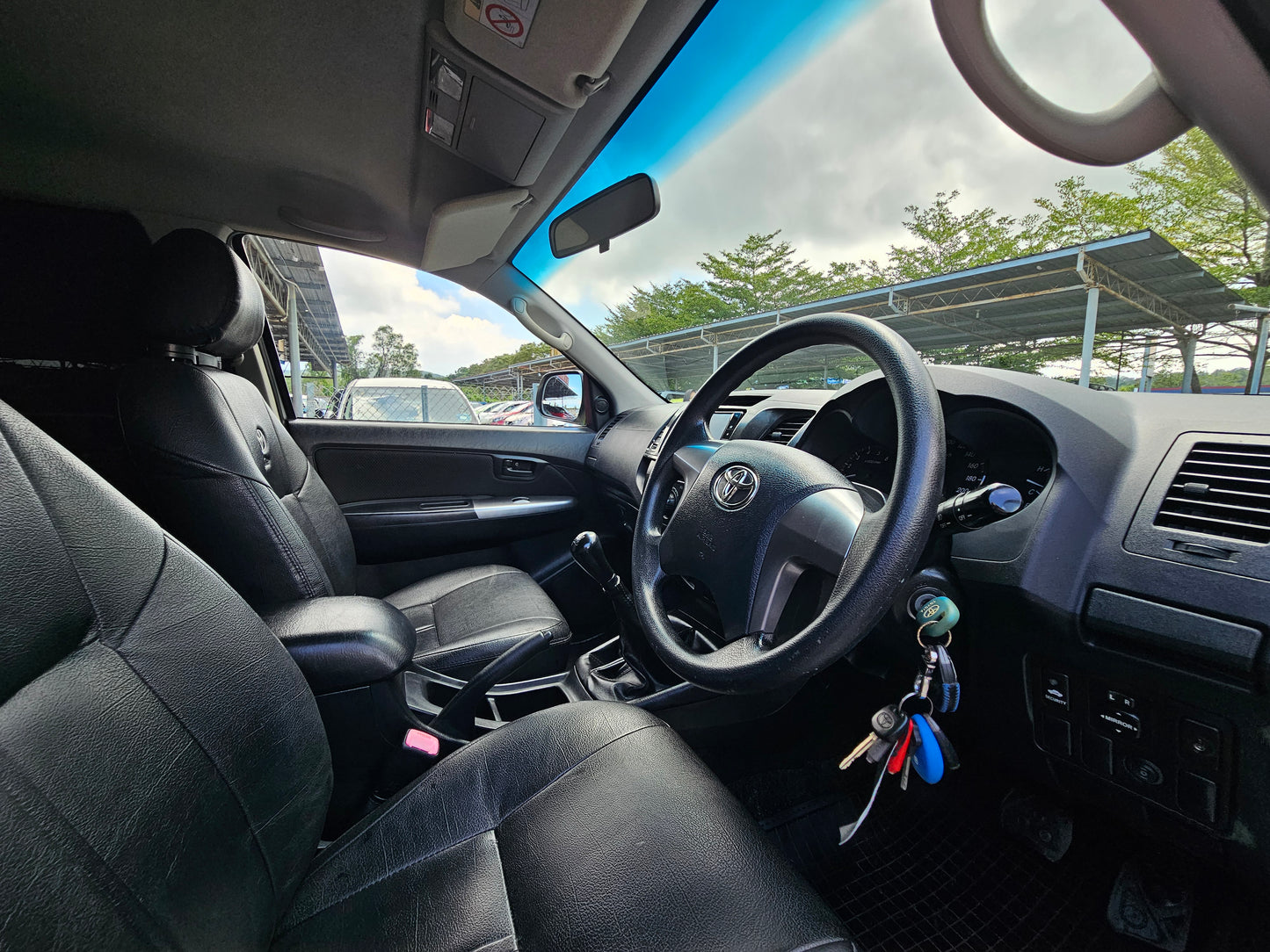 2014 Toyota HILUX D/CAB 2.5 M (G) VNT 4WD (MT)