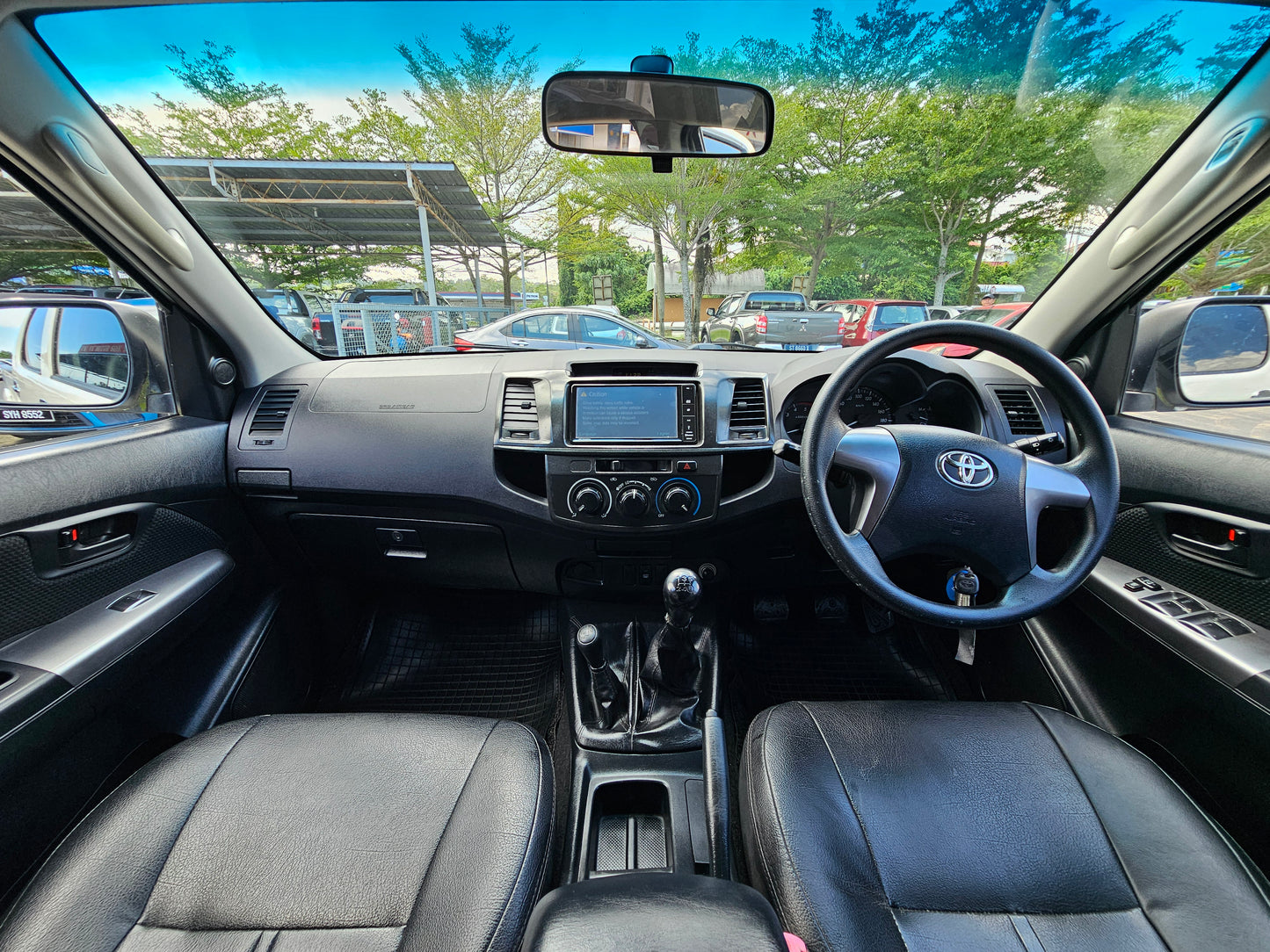 2014 Toyota HILUX D/CAB 2.5 M (G) VNT 4WD (MT)