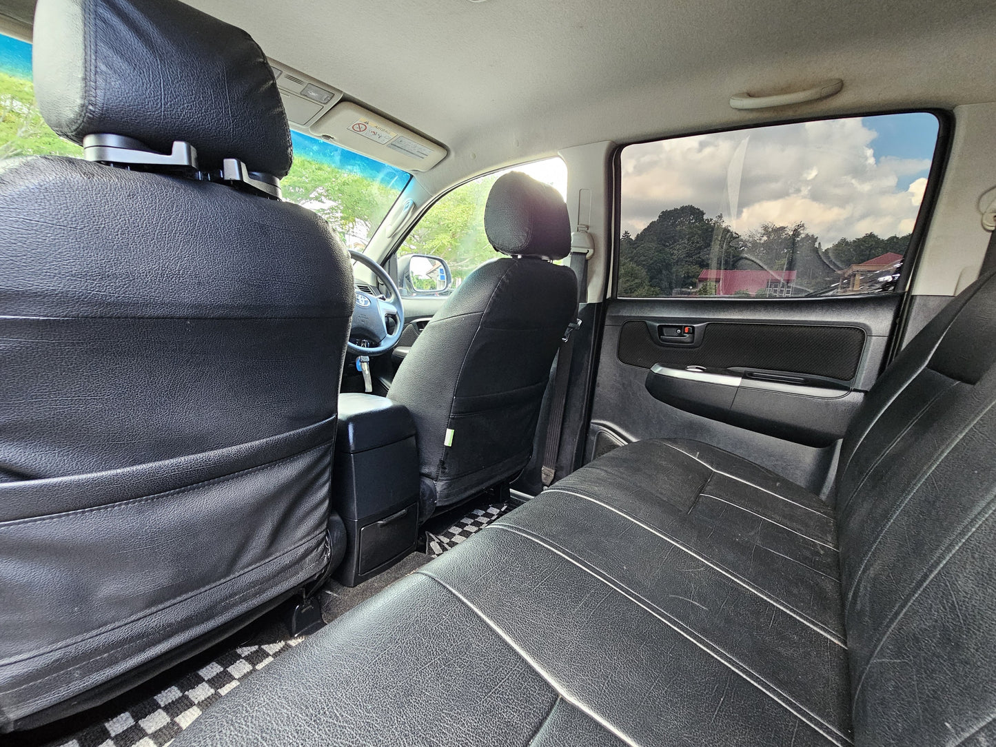 2014 Toyota HILUX D/CAB 2.5 M (G) VNT 4WD (MT)