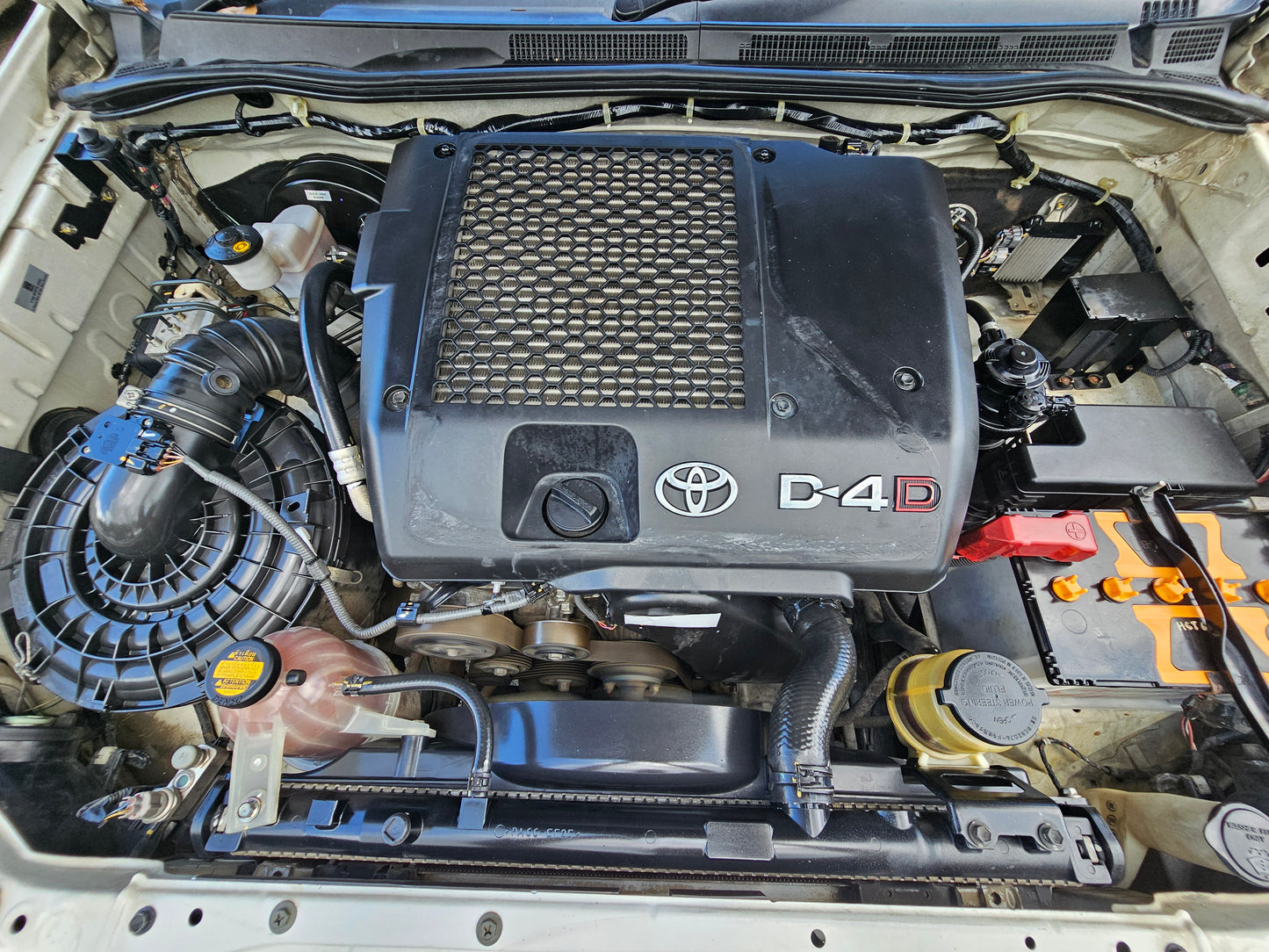 2014 Toyota HILUX D/CAB 2.5 M (G) VNT 4WD (MT)