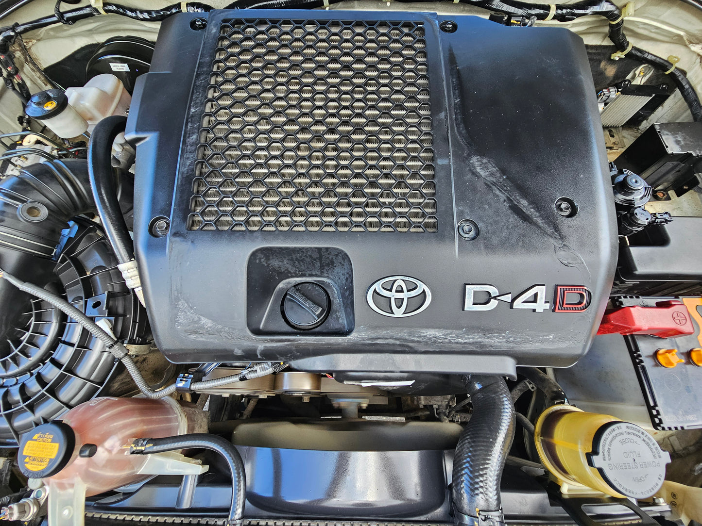 2014 Toyota HILUX D/CAB 2.5 M (G) VNT 4WD (MT)