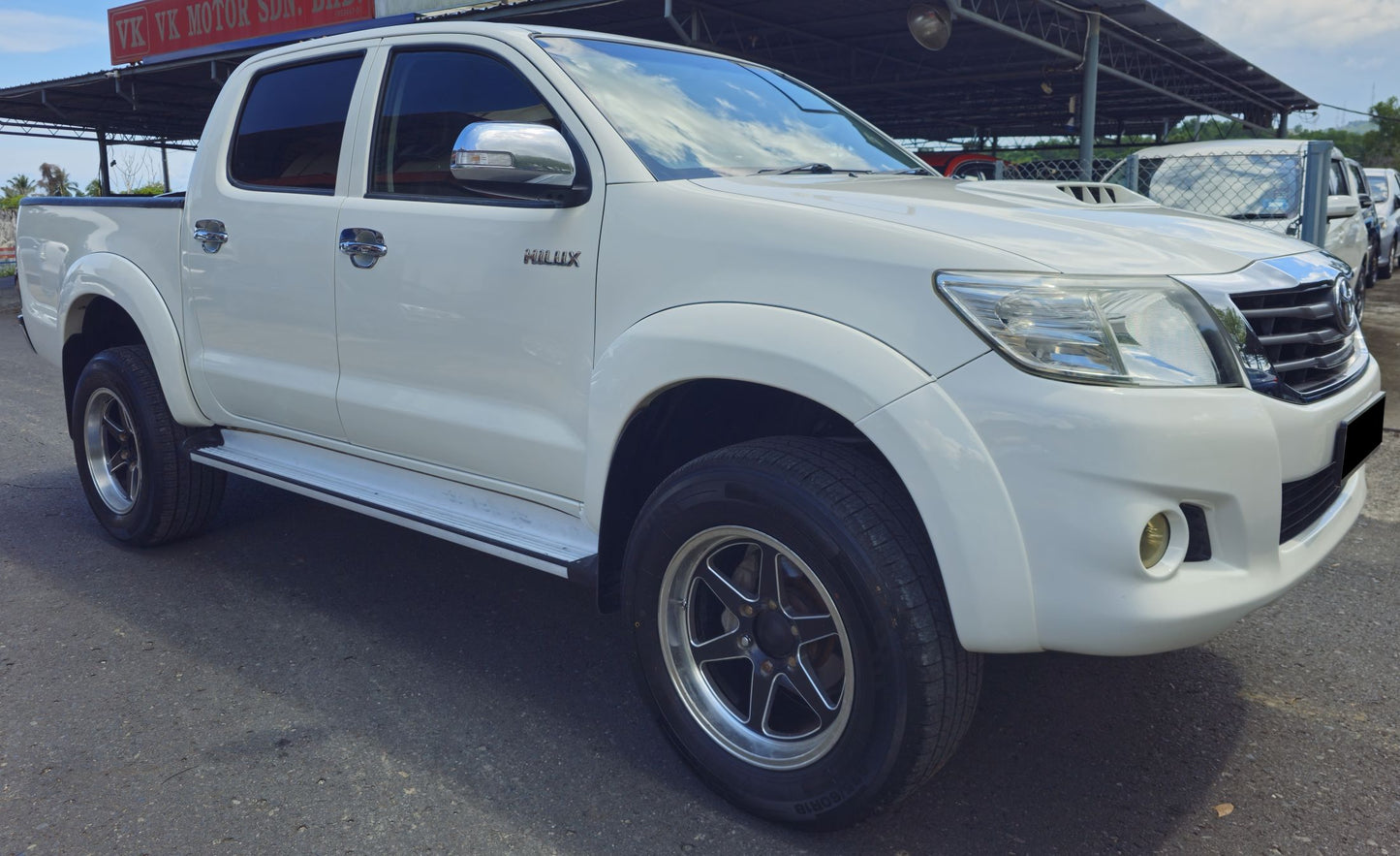 2014 Toyota HILUX D/CAB 2.5 M (G) VNT 4WD (MT)