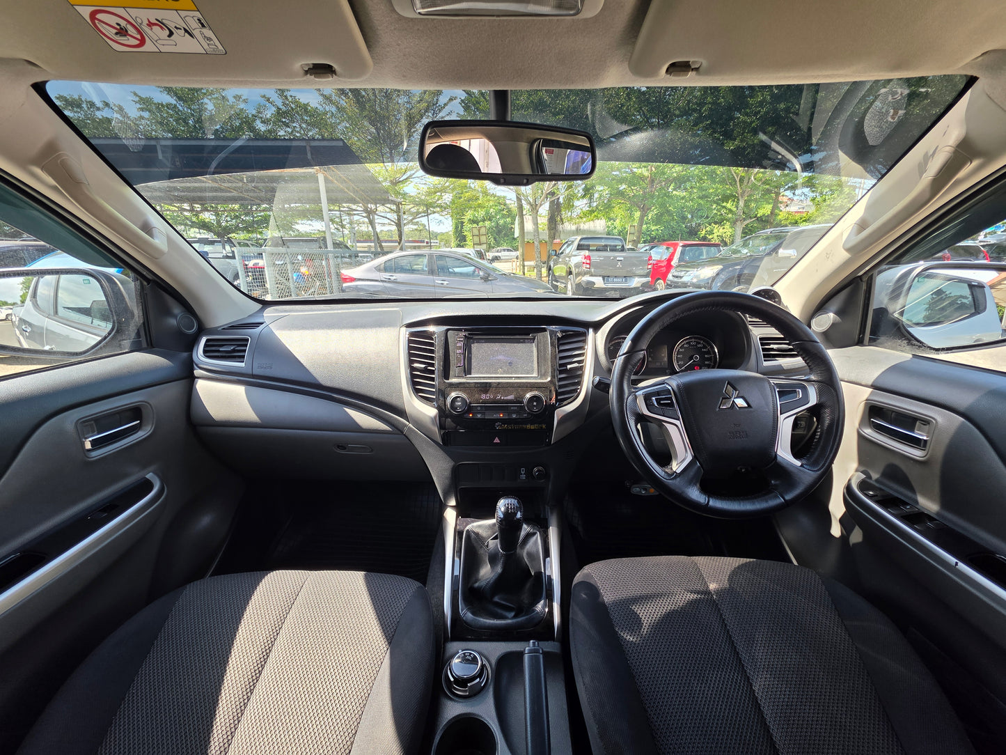 2018 (Reg 2019) Mitsubishi TRITON D/CAB 2.4 M VGT 4WD (MT)