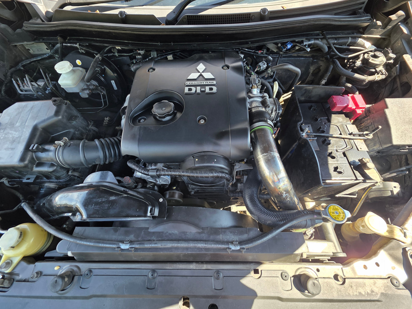 2015 (Reg 2016) Mitsubishi TRITON D/CAB 2.5 A ADV VGT 4WD (AT)