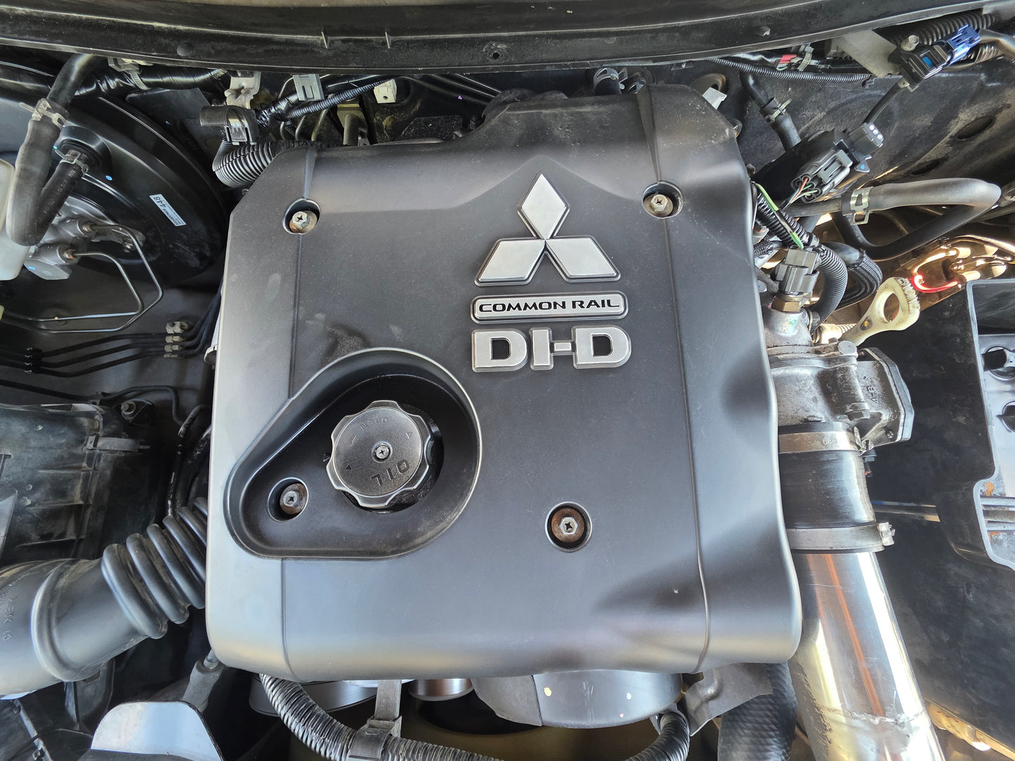 2015 (Reg 2016) Mitsubishi TRITON D/CAB 2.5 A ADV VGT 4WD (AT)