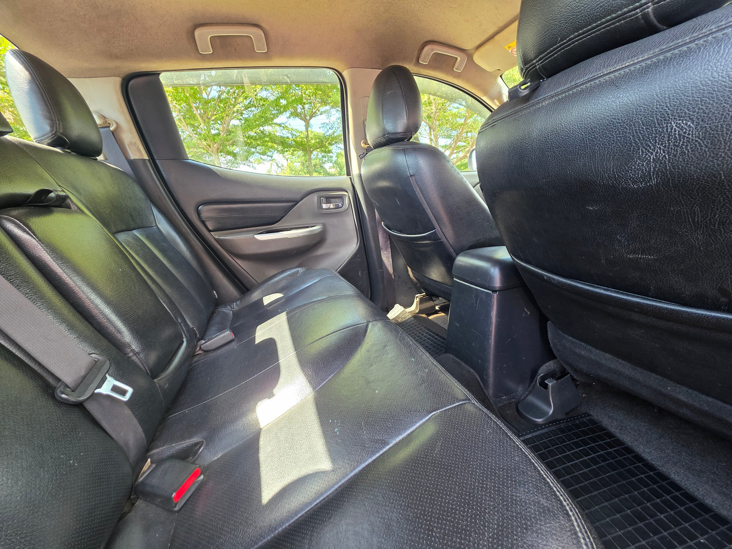 2015 (Reg 2016) Mitsubishi TRITON D/CAB 2.5 A ADV VGT 4WD (AT)