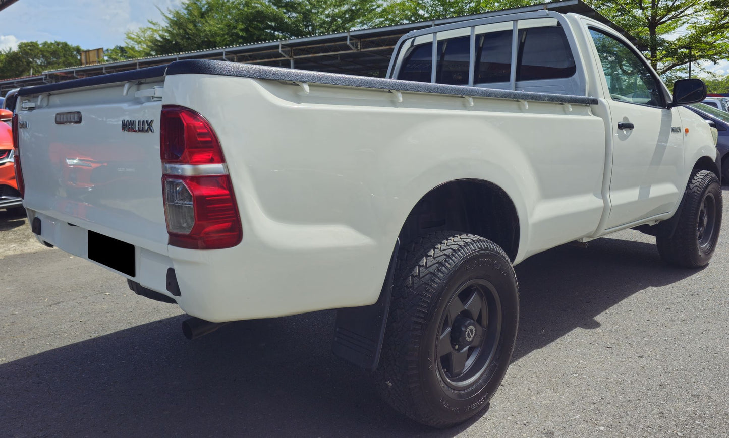 2015 Toyota HILUX SC 2.5 M VNT 4WD (MT)