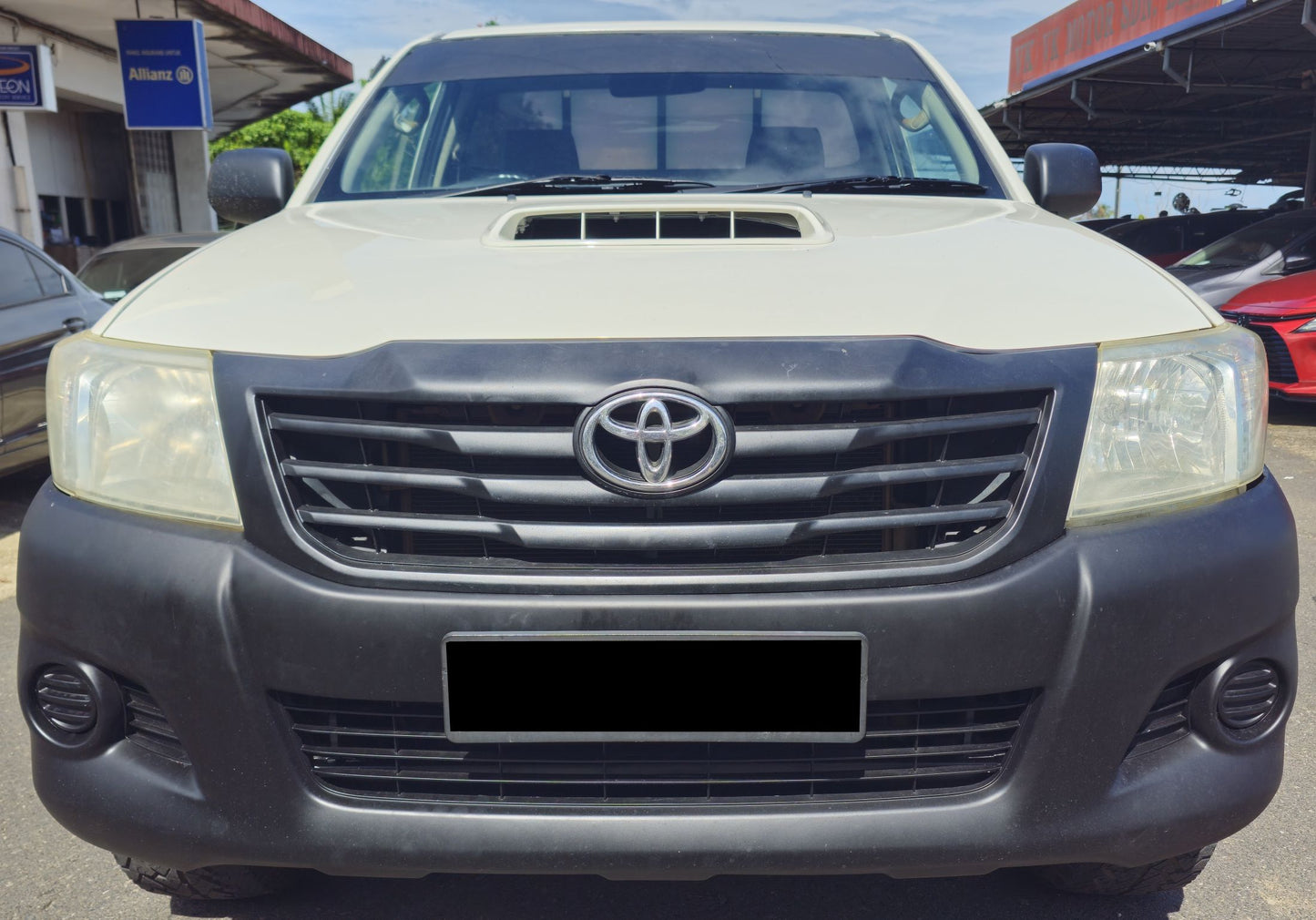 2015 Toyota HILUX SC 2.5 M VNT 4WD (MT)