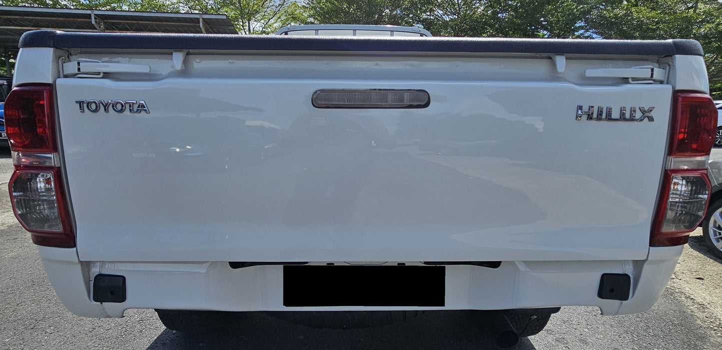 2015 Toyota HILUX SC 2.5 M VNT 4WD (MT)