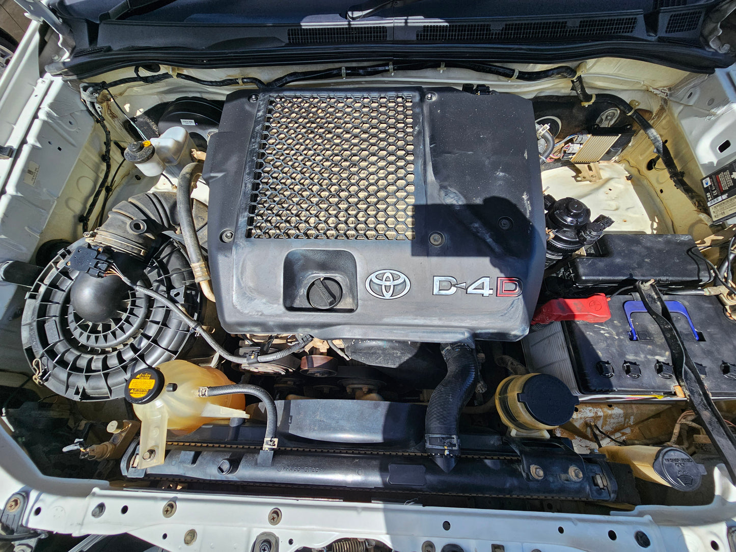 2015 Toyota HILUX SC 2.5 M VNT 4WD (MT)