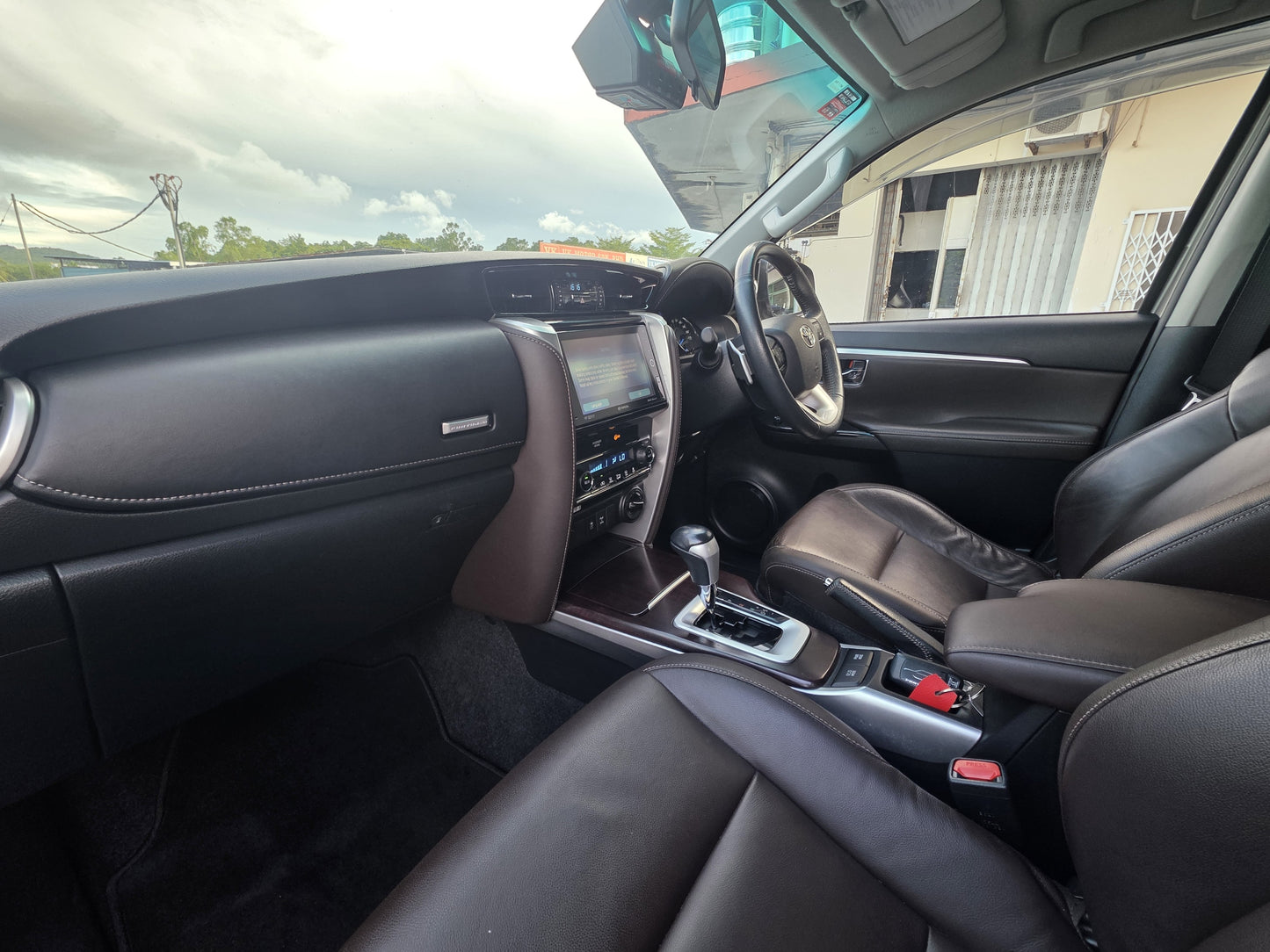 2017 Toyota FORTUNER 2.7 A SRZ 4WD 4X4 (AT)