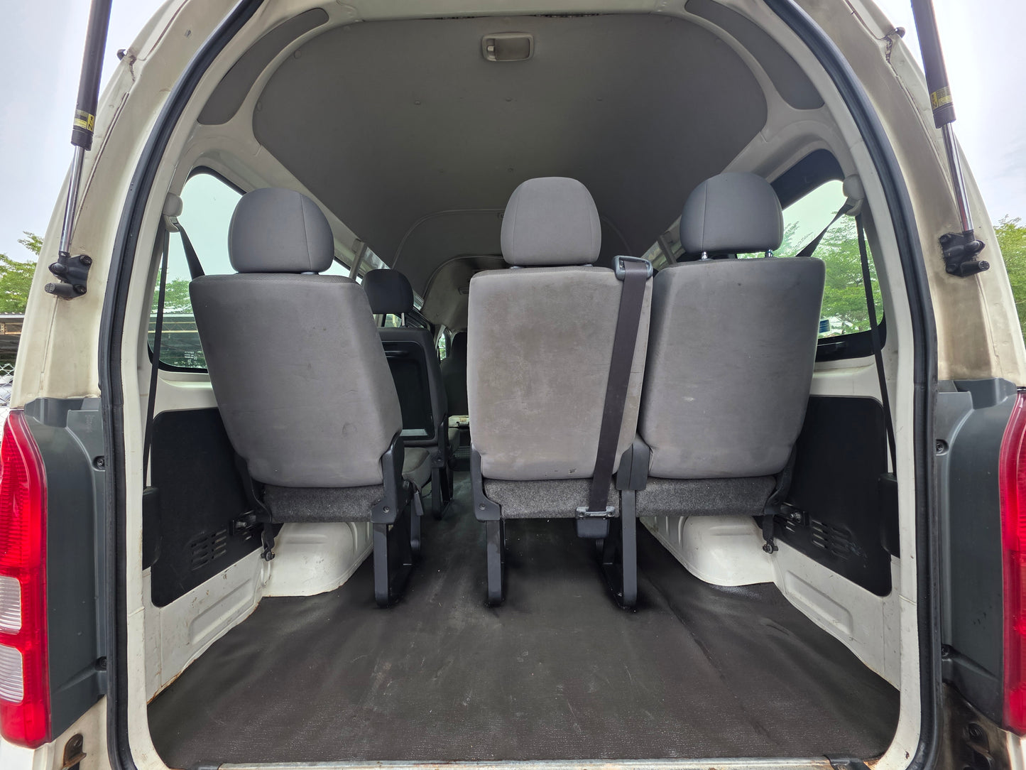 2015 Toyota HIACE WINDOW VAN 2.5 M KDH200 (DIESEL) (MT)