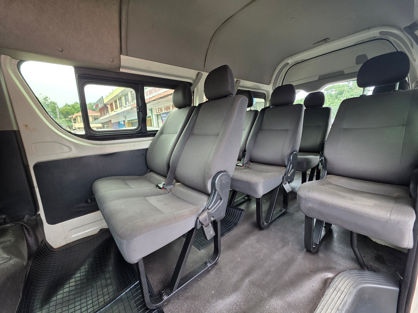 2015 Toyota HIACE WINDOW VAN 2.5 M KDH200 (DIESEL) (MT)