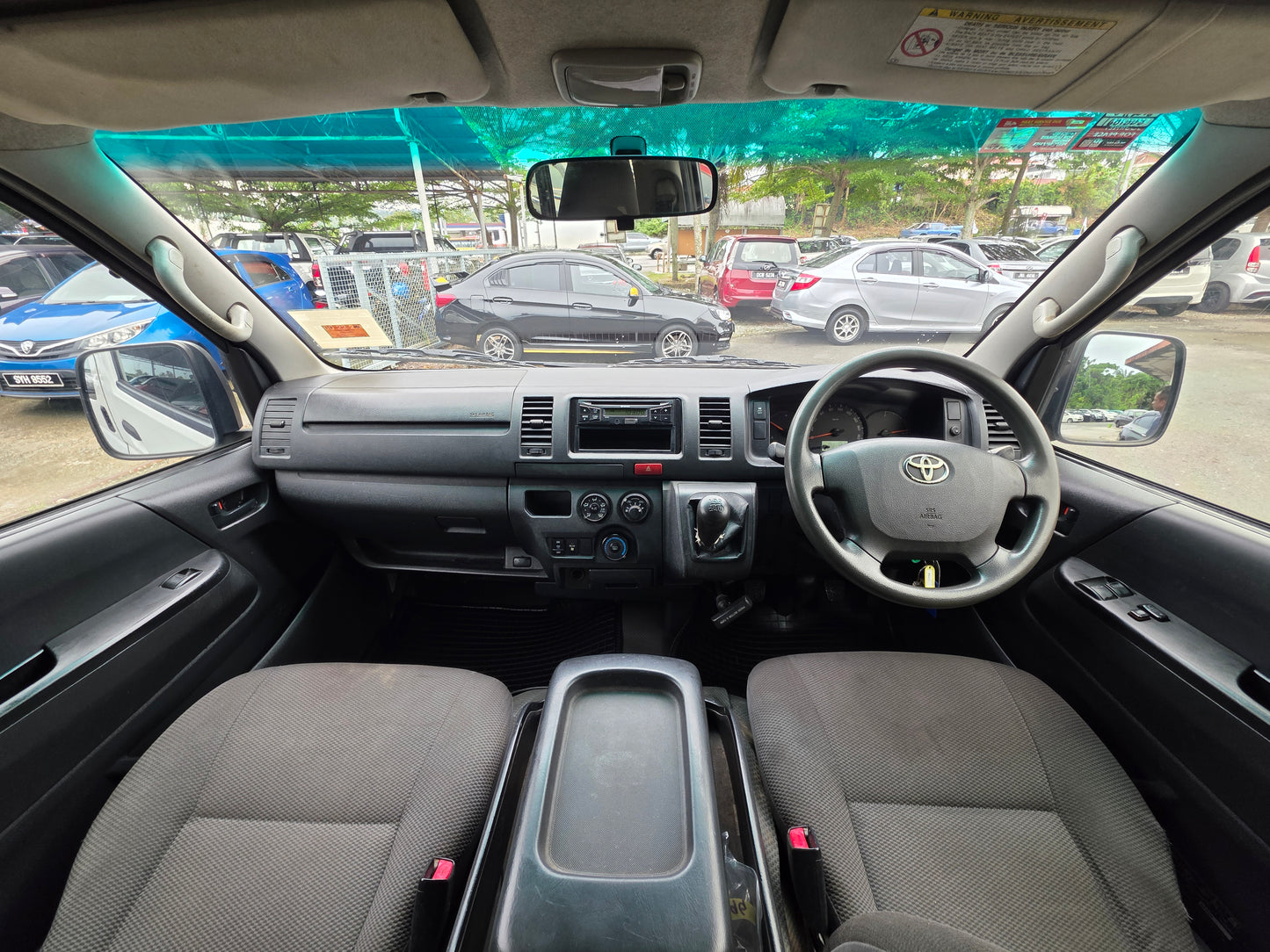 2015 Toyota HIACE WINDOW VAN 2.5 M KDH200 (DIESEL) (MT)