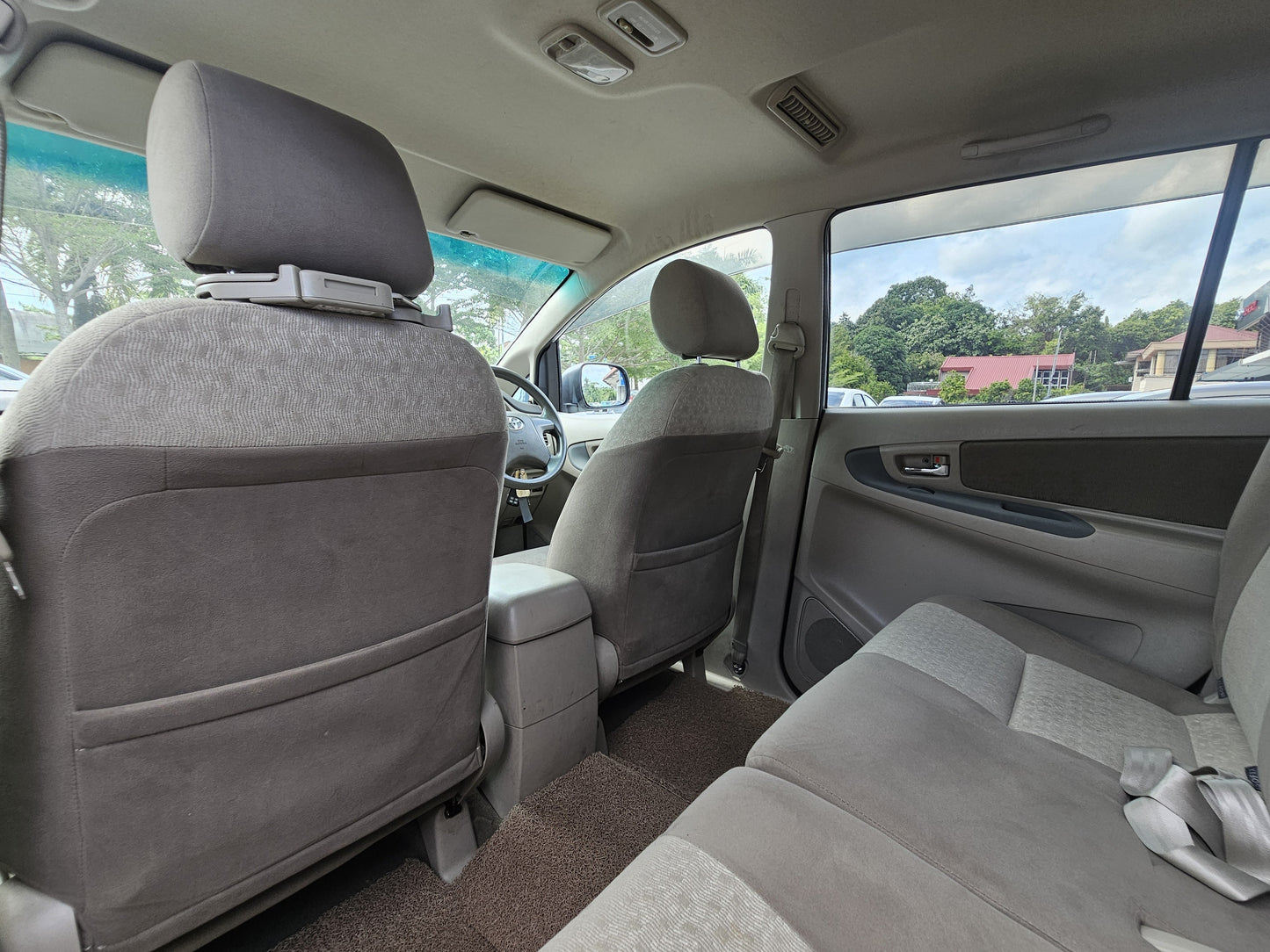 2015 (Reg 2016) Toyota INNOVA 2.0 M E FL (MT)