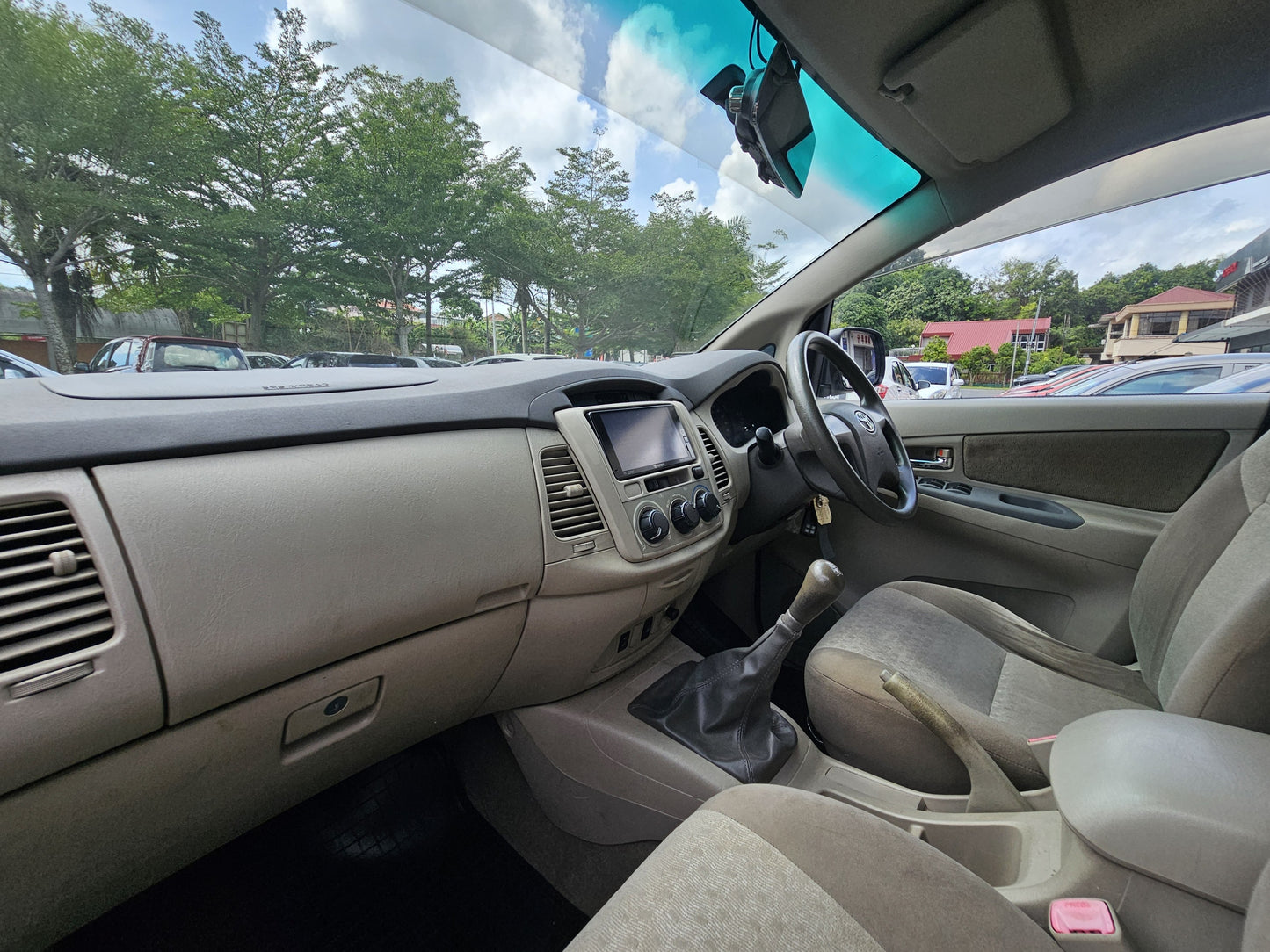 2015 (Reg 2016) Toyota INNOVA 2.0 M E FL (MT)