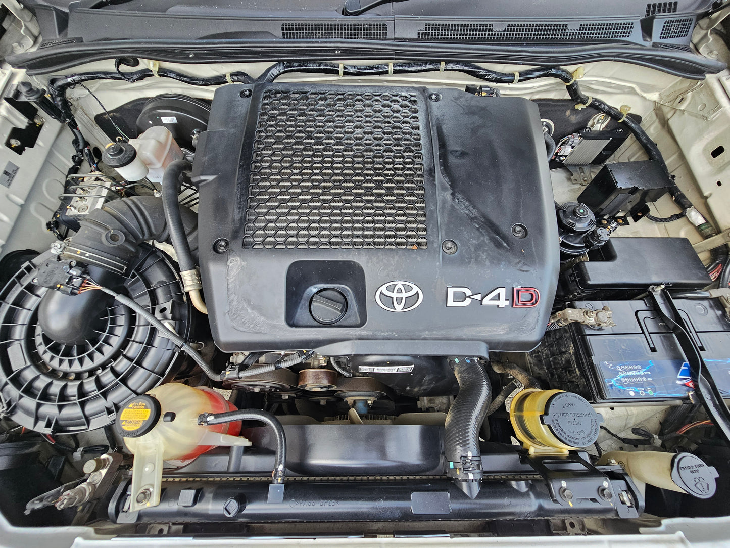 2015 Toyota HILUX D/CAB 2.5 A (G) VNT 4WD (AT)