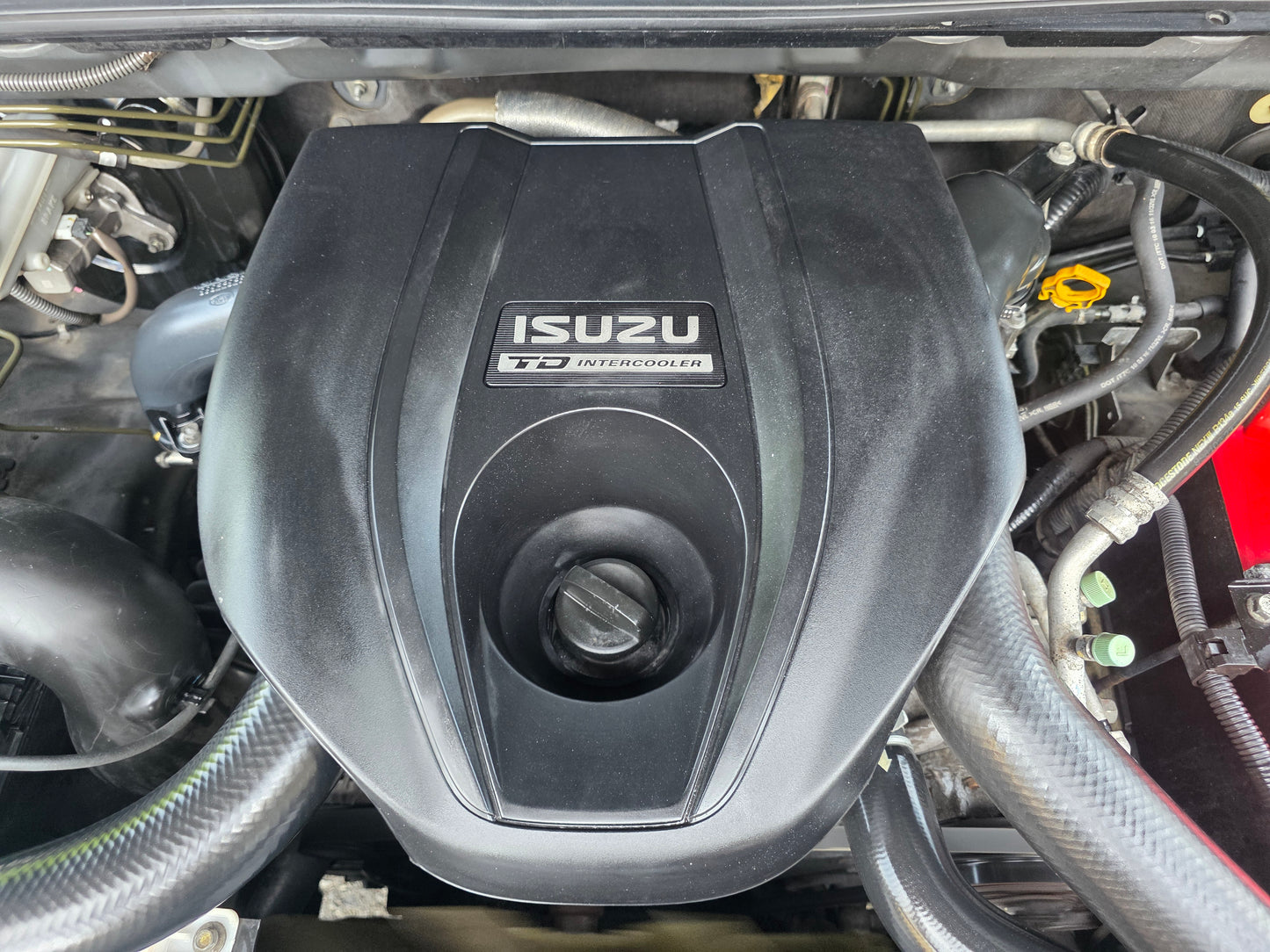 2016 Isuzu D-MAX D/CAB 2.5 A TURBO INTERCOOLER VGS 4WD (AT)