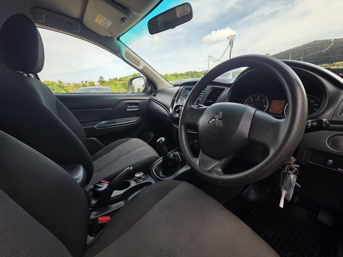 2021 (Reg 2022) Mitsubishi TRITON D/CAB 2.4 M VGT MS 4WD (MT)