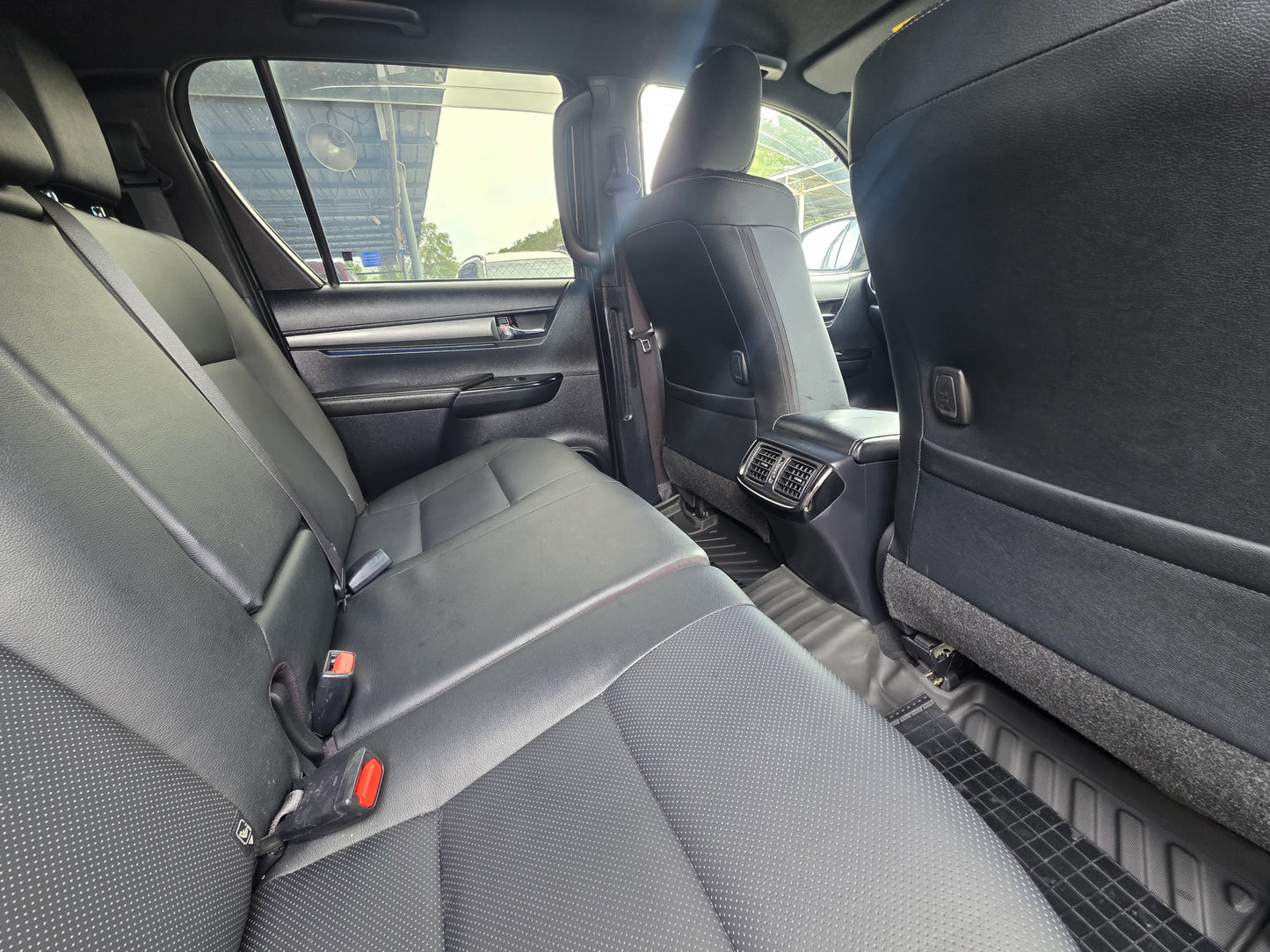 2023 Toyota HILUX D/CAB 2.8 A ROGUE VNT 4WD FL (AT)