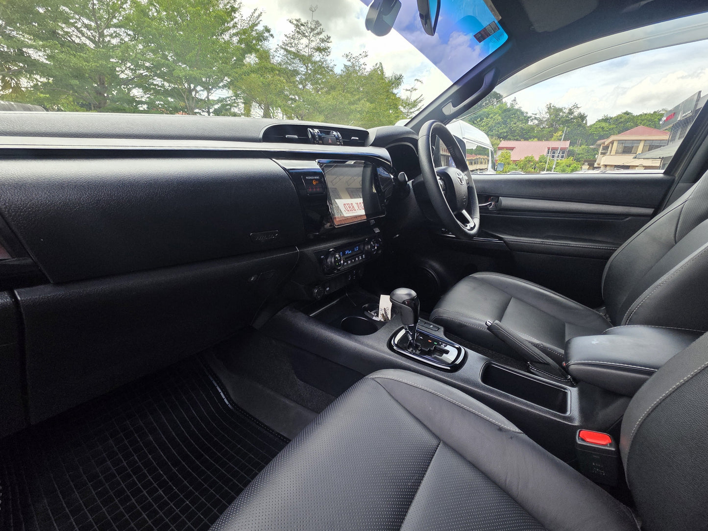 2023 Toyota HILUX D/CAB 2.8 A ROGUE VNT 4WD FL (AT)