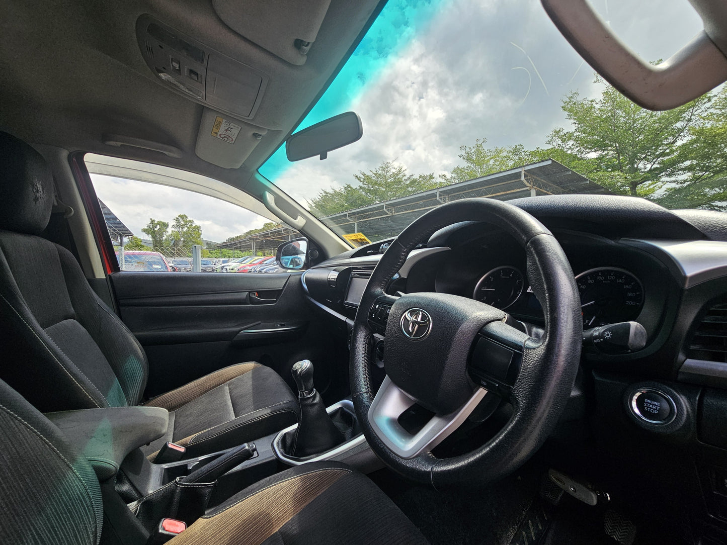 2017 Toyota HILUX D/CAB 2.4 M (G) VNT 4WD (MT)