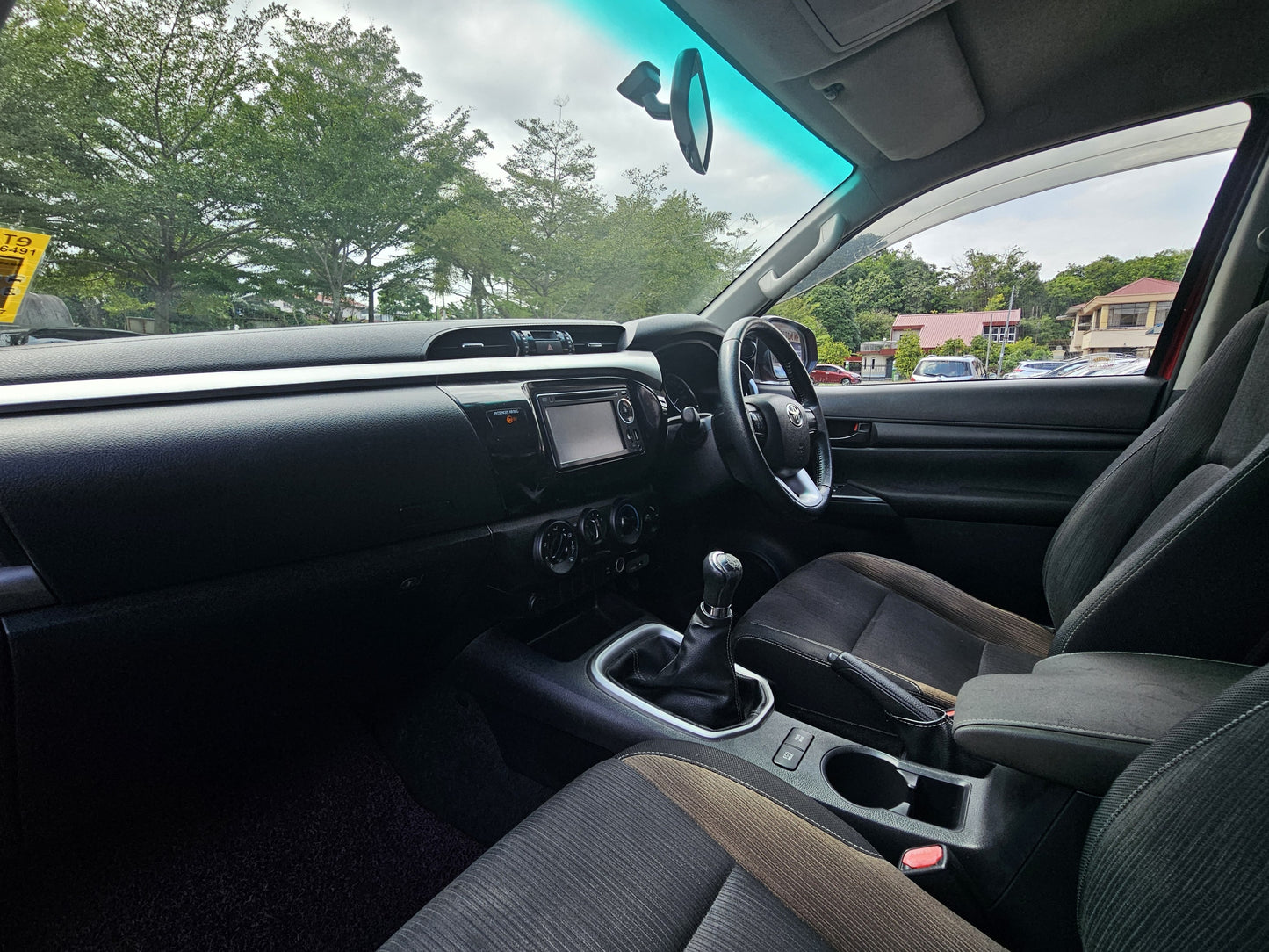 2017 Toyota HILUX D/CAB 2.4 M (G) VNT 4WD (MT)