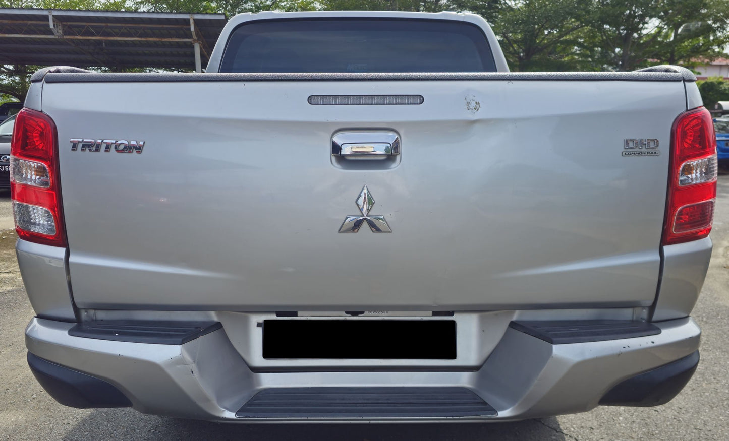 2017 Mitsubishi TRITON D/CAB 2.5 M 4WD (MT)