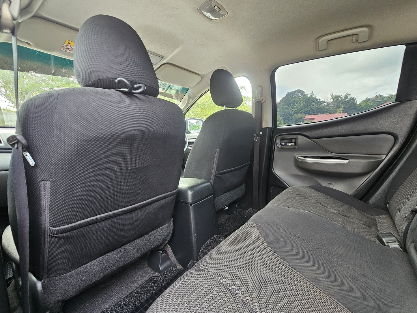 2017 Mitsubishi TRITON D/CAB 2.5 M 4WD (MT)