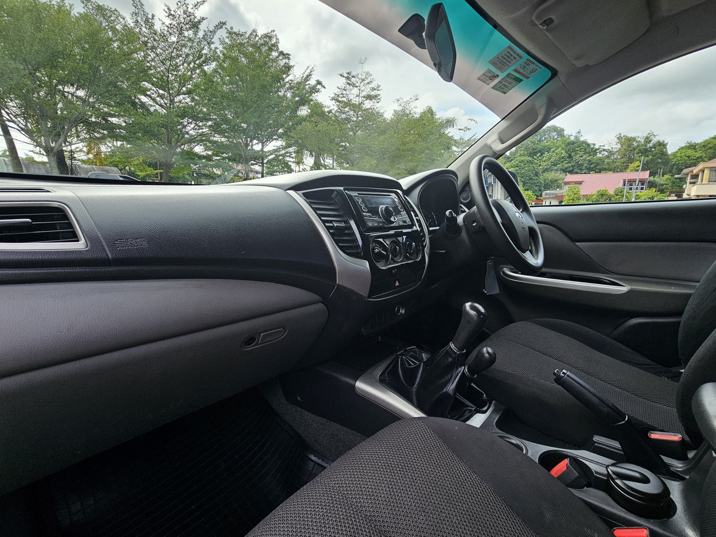 2017 Mitsubishi TRITON D/CAB 2.5 M 4WD (MT)