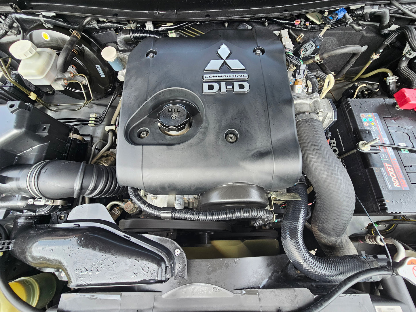 2017 Mitsubishi TRITON D/CAB 2.5 M 4WD (MT)