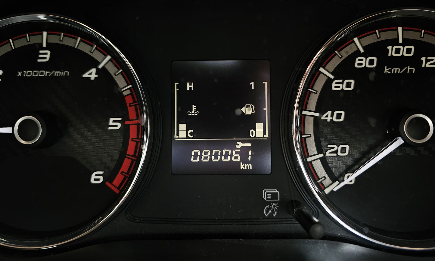 2017 Mitsubishi TRITON D/CAB 2.5 M 4WD (MT)