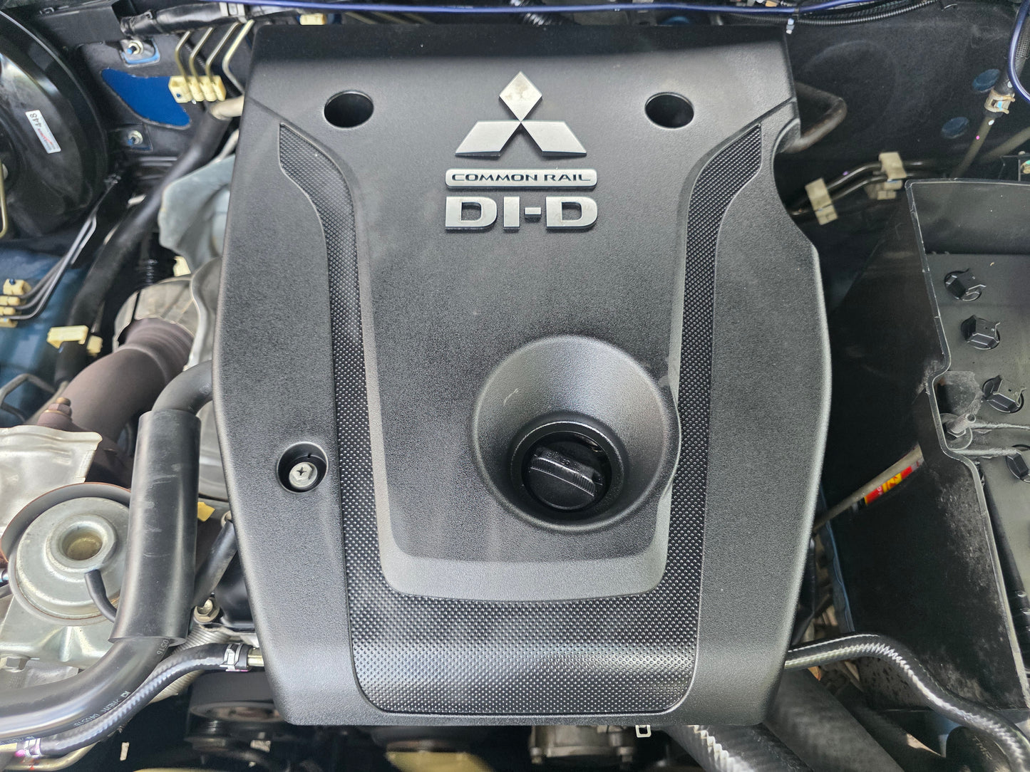 2016 Mitsubishi TRITON D/CAB 2.4 A VGT HS 4WD (AT)