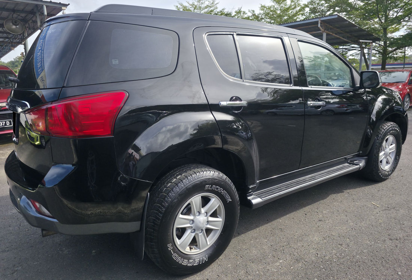 2015 Isuzu MU-X UCR86GGR-TLUH 2.5 A 4x2 (AT)