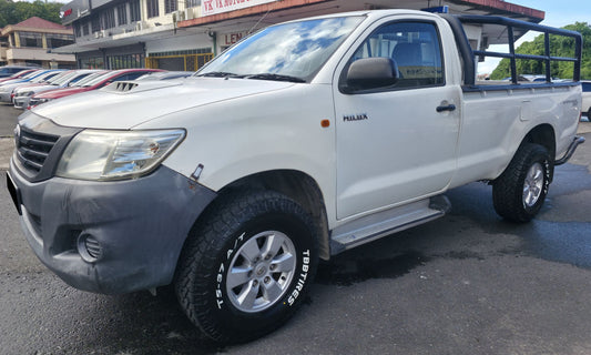 2014 Toyota HILUX S/CAB 2.5 M VNT 4WD (MT)