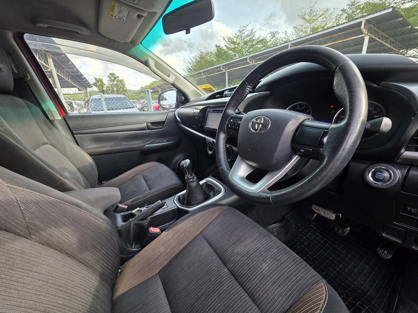 2017 Toyota HILUX D/CAB 2.4 M (G) VNT 4WD (MT) - (VAG8670)