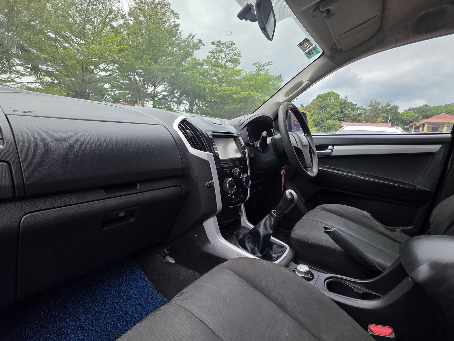 2018 Isuzu D-MAX D/CAB 2.5 M TURBO INTERCOOLER VGS 4WD (MT) - (VBM9354)
