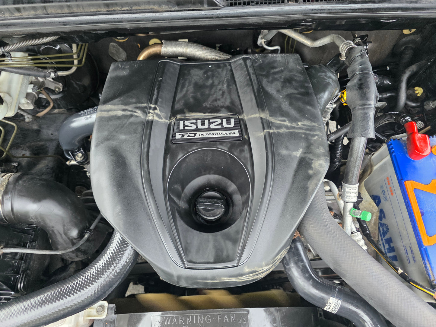 2015 Isuzu D-MAX D/CAB 2.5 A TURBO INTERCOOLER VGS 4WD (AT) - (WB3476Y)