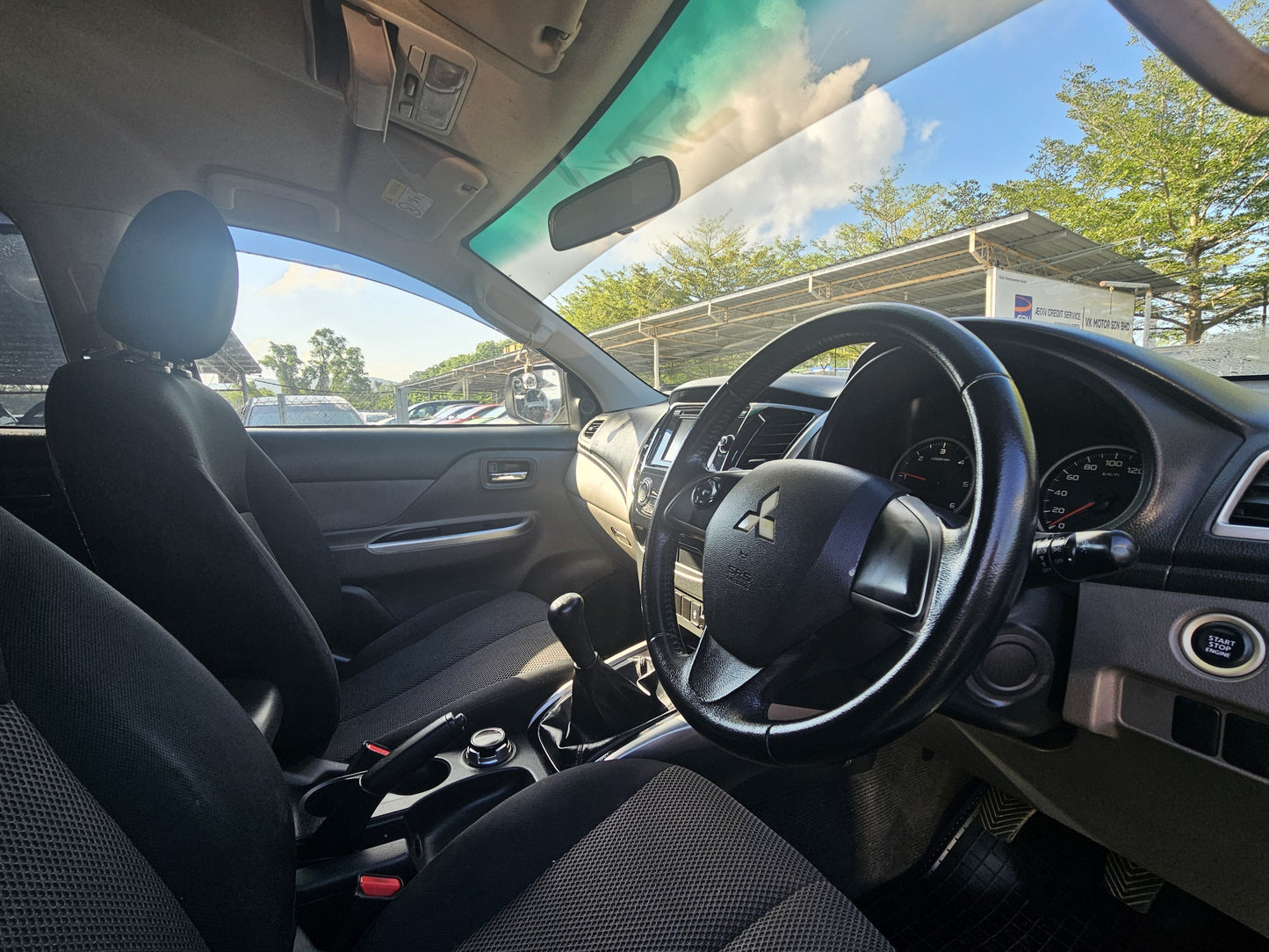 2016 (Reg 2017) Mitsubishi TRITON D/CAB 2.4 M VGT MS 4WD (MT) - (SAC3303D)