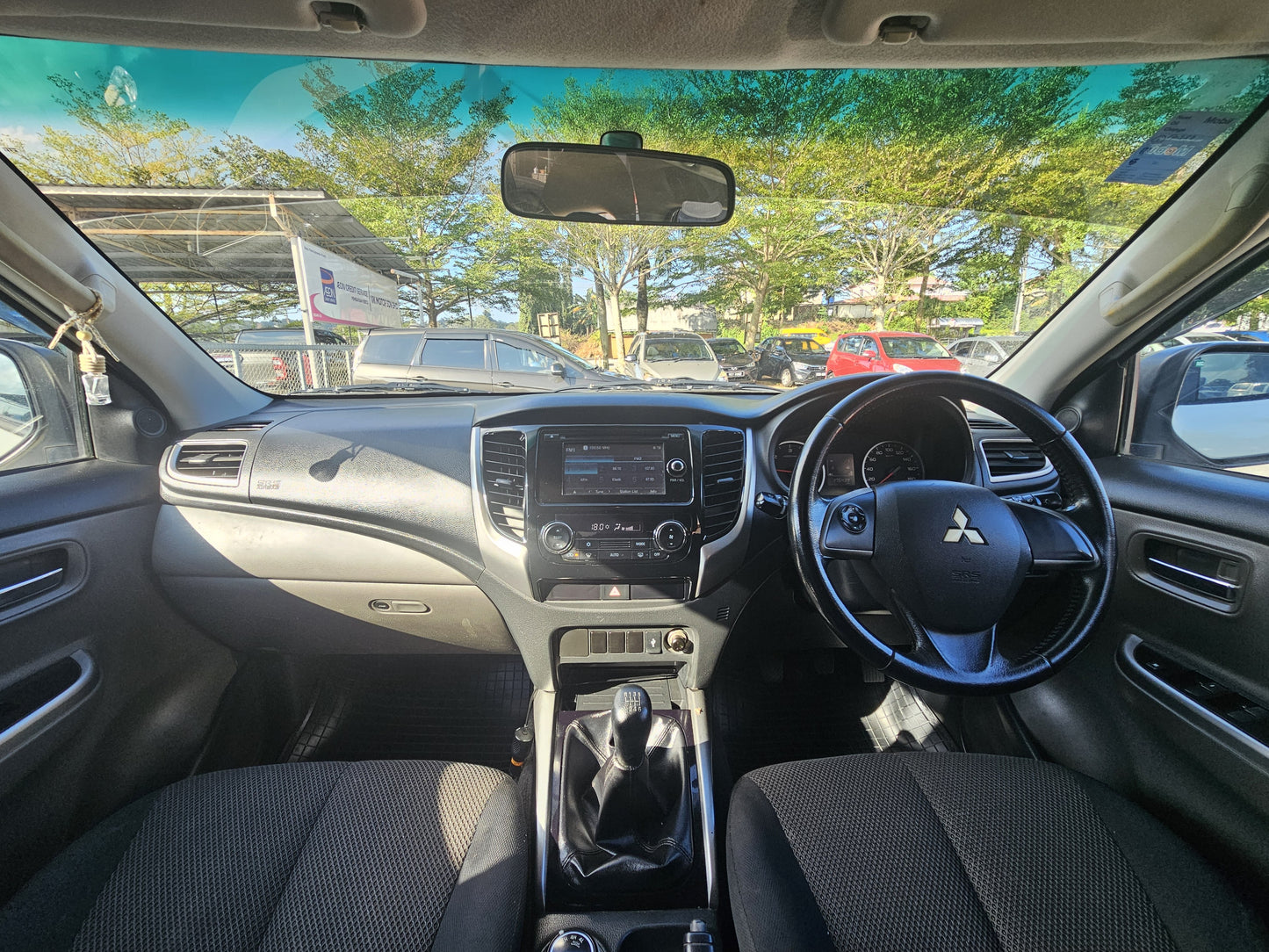 2016 (Reg 2017) Mitsubishi TRITON D/CAB 2.4 M VGT MS 4WD (MT) - (SAC3303D)